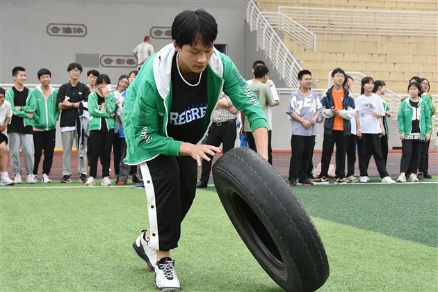 激扬青春 强健生命——棠外初2019级举办趣味运动会
