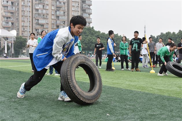 激扬青春 强健生命——棠外初2019级举办趣味运动会
