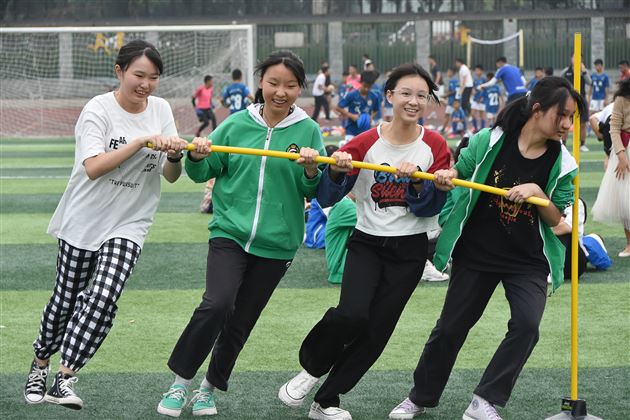 激扬青春 强健生命——棠外初2019级举办趣味运动会