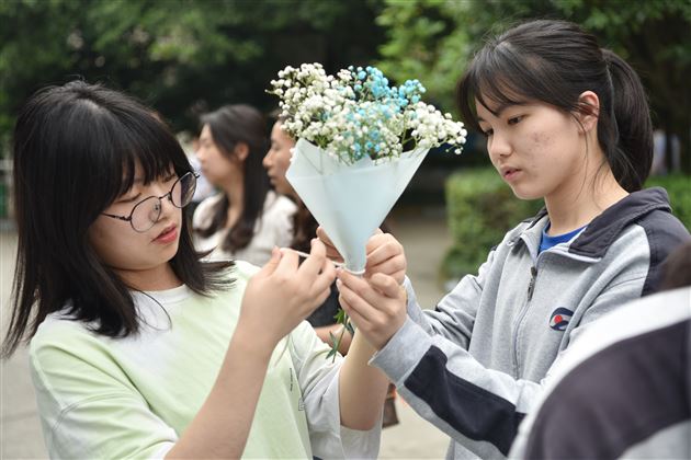 心怀光芒 花自芬芳——棠外“5.25我爱我”心理健康节系列活动