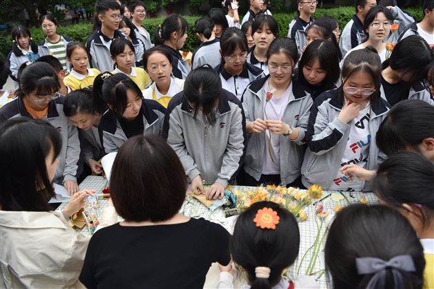 心怀光芒 花自芬芳——棠外“5.25我爱我”心理健康节系列活动