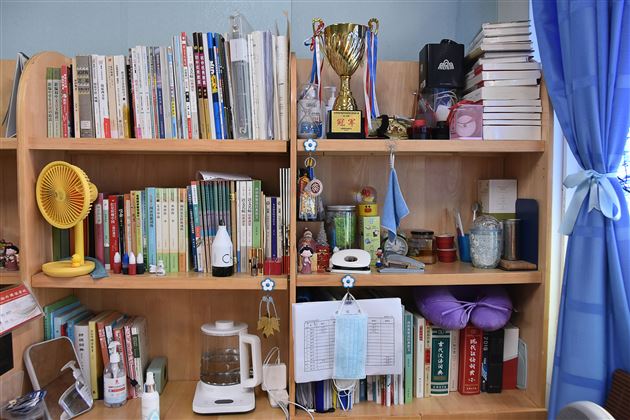 诗意地栖居 舒心地工作——棠外初中开展文明办公室评选活动