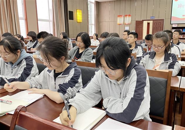 踔厉奋发 笃行不怠——棠外高中党总支举行2022年第二期“青年党校”主题培训