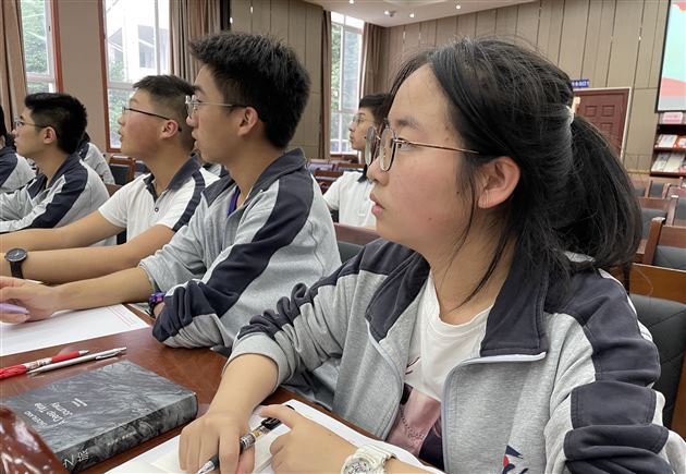 踔厉奋发 笃行不怠——棠外高中党总支举行2022年第二期“青年党校”主题培训