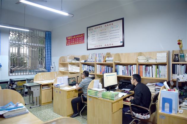 文明伴师行 德高传新风——棠外高中“文明办公室”评比活动 