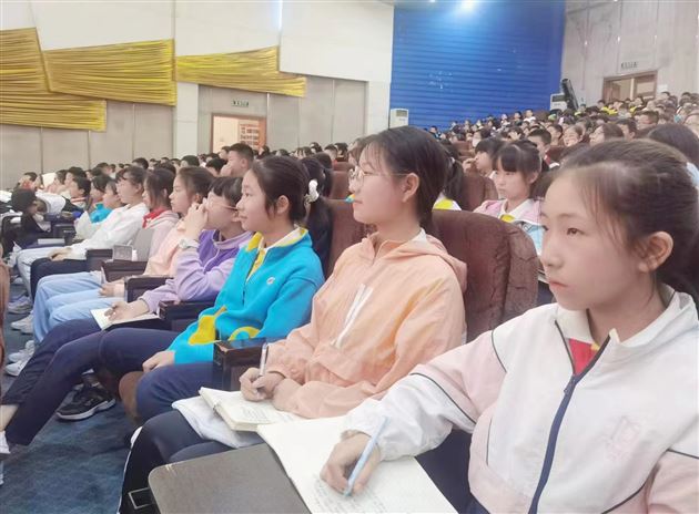 永远的鲁迅——记棠外附小教师讲堂第十四期活动 