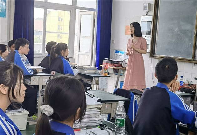 为心助力 自信迎考——棠外心育团队受邀参加双流区初三考前心理送教活动