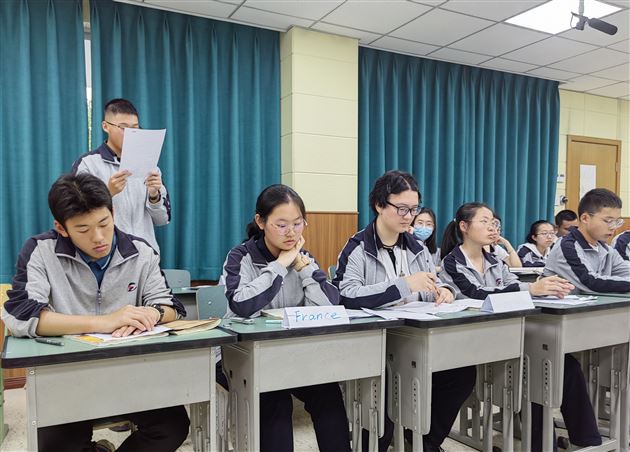 棠外教师陈燚在成都市菜单培训上作专题分享