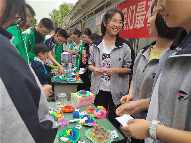 指尖上的生命之美——棠外初高中联合生物学模型创意评比活动