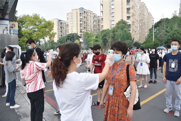 防控不松懈 防患于未然——中考棠外考点认真开展疫情防控应急演练