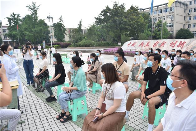 防控不松懈 防患于未然——中考棠外考点认真开展疫情防控应急演练