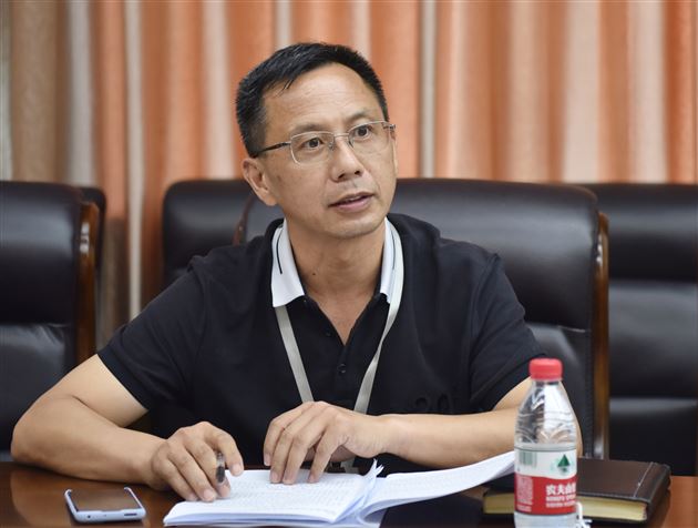 棠外体卫艺处主任何北作交流