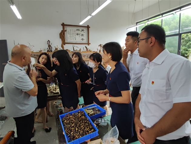 追寻红色记忆 传承长征精神——棠外附小第三党支部党员主题日活动