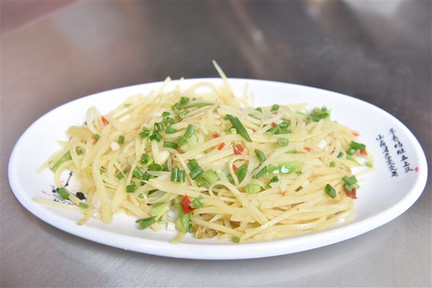 棠外成功举办第二届餐厅厨师技能大赛暨师生厨艺展示活动 