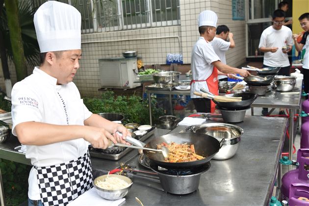 棠外成功举办第二届餐厅厨师技能大赛暨师生厨艺展示活动