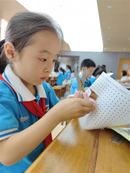 趣味闯关 快乐起航——棠外附小举行一、二年级学生智勇大闯关活动