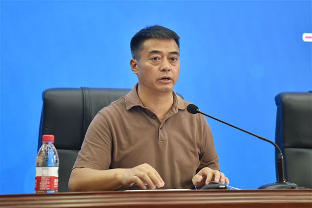 棠外理事长黄波作题为《厚植文化基因 赋能棠外振兴》的讲话