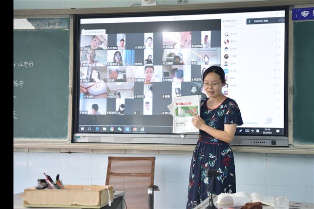 助力学生成才 棠外在行动