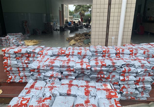 教师少休中秋假 教材快寄学子家