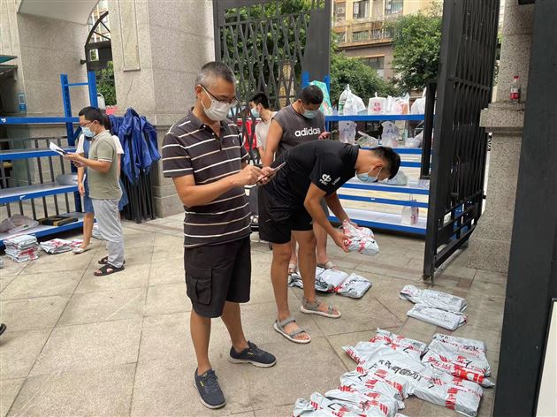 教师少休中秋假 教材快寄学子家