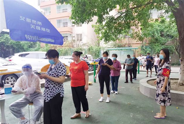 同心合力战疫情，共克时艰显担当——棠外党员教师积极参加抗疫保教志愿服务活动