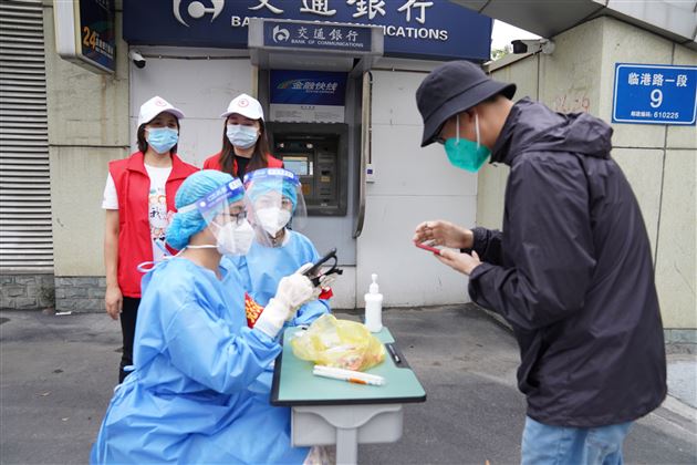 同心合力战疫情，共克时艰显担当——棠外党员教师积极参加抗疫保教志愿服务活动