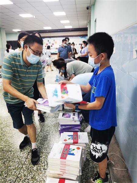 同心合力战疫情，共克时艰显担当——棠外党员教师积极参加抗疫保教志愿服务活动