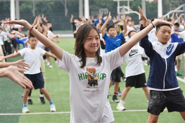 强素质·磨意志·开好局——棠外开展初2022级新生入学前教育活动