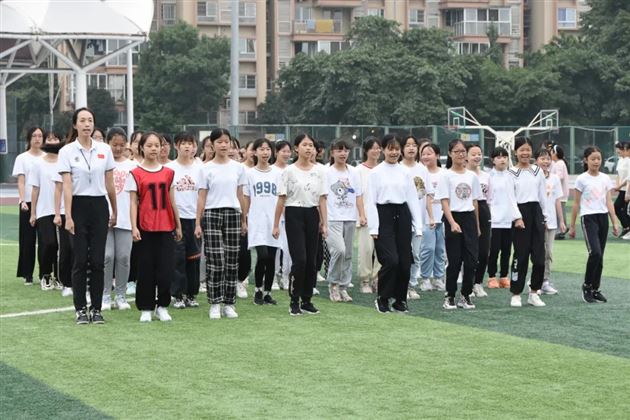 强素质·磨意志·开好局——棠外开展初2022级新生入学前教育活动