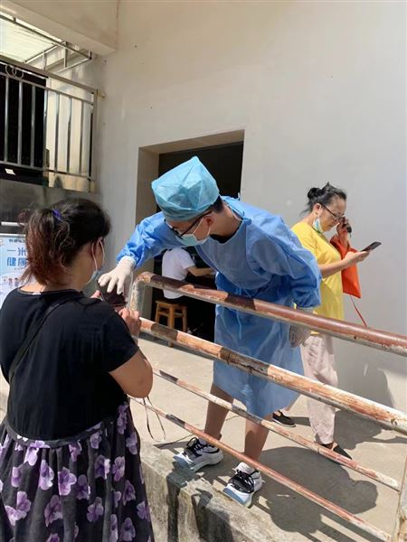 不负少年“志” “愿”可揽星辰——棠外共青团、少先队学生志愿者抗疫服务行动纪实