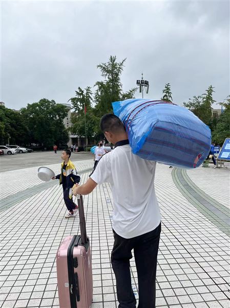 不负少年“志” “愿”可揽星辰——棠外共青团、少先队学生志愿者抗疫服务行动纪实