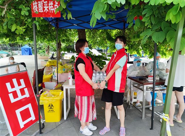 不负少年“志” “愿”可揽星辰——棠外共青团、少先队学生志愿者抗疫服务行动纪实 