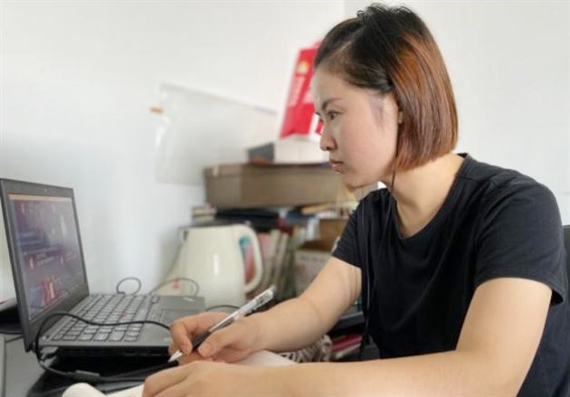 评审老师在线评审各赛项作品