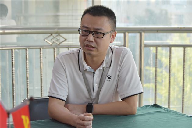 牢记入党初心 勇担教育使命 ——中共成都棠湖外国语学校初中第三支部召开党员大会