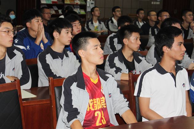 逐梦蓝天 未来你来—— 棠外高中成功承办“2023年度空军招飞宣讲会”