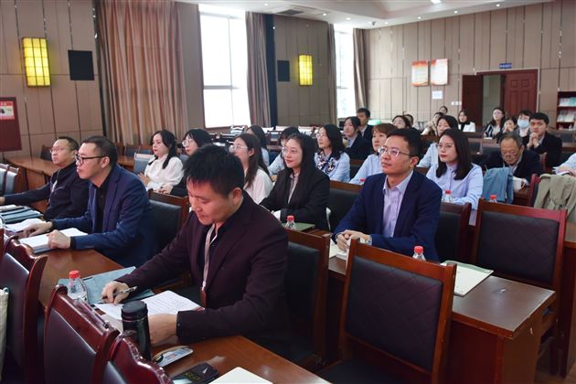 深入专业研讨 优化课题研究——棠外举行区级课题开题暨省级课题联组活动