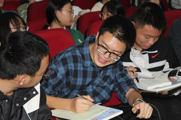 “校友分享会”之“文理商融合之路，从信管到咨询”——棠外开展学科渗透生涯规划系列活动