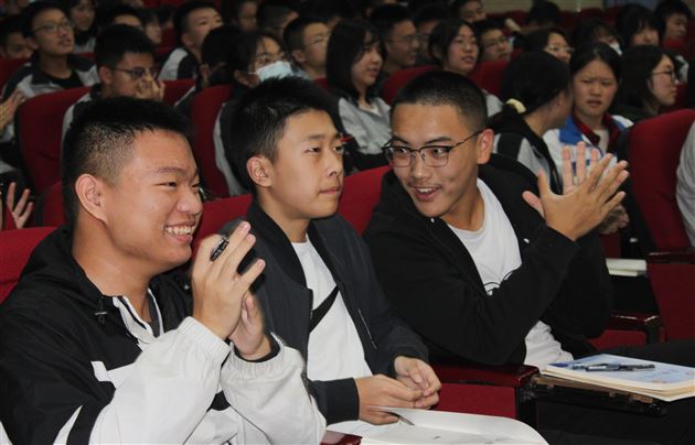 “校友分享会”之“文理商融合之路，从信管到咨询”——棠外开展学科渗透生涯规划系列活动