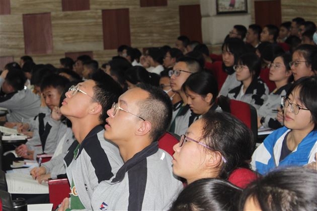 “校友分享会”之“文理商融合之路，从信管到咨询”——棠外开展学科渗透生涯规划系列活动