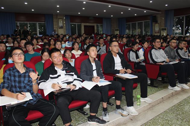 “校友分享会”之“文理商融合之路，从信管到咨询”——棠外开展学科渗透生涯规划系列活动