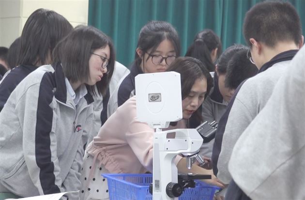 推进“三新”示范 打造学科特色——棠外张亚萍老师为成都市新教材培训上示范课