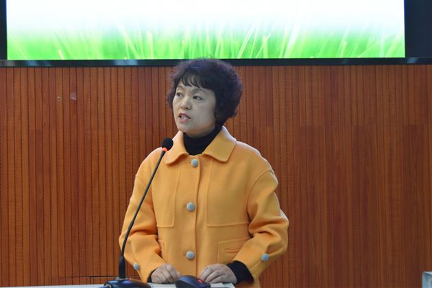 棠外初中召开“师培骨干团队”专题工作会