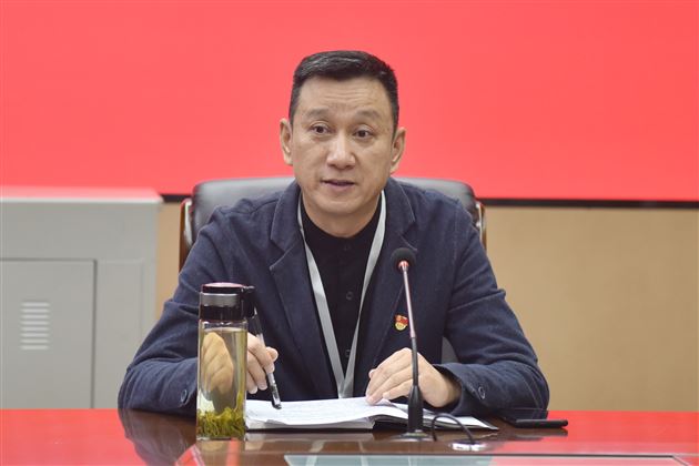 棠外党委召开学习宣传贯彻党的二十大精神中心组会议