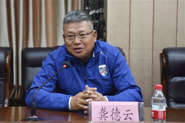 成都棠湖外国语学校与蓝光·观岭球会战略合作签约仪式圆满举行