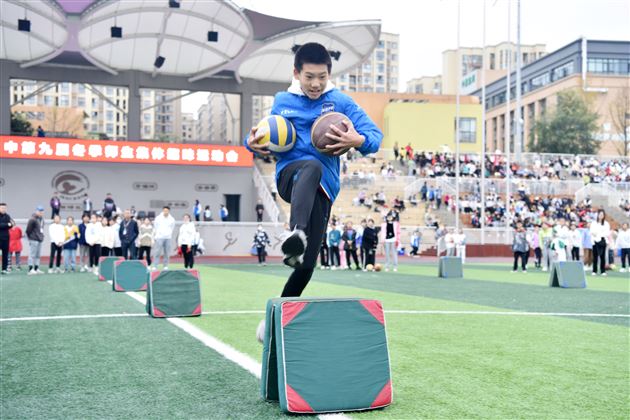 棠外初中成功举办第九届冬季师生集体趣味运动会