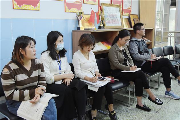 棠外初中党总支召开传达学习二十大精神会议