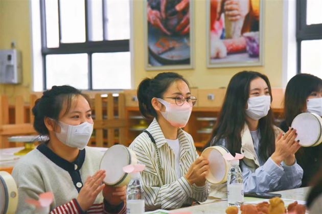 携手共育 温暖前行——棠湖仁智幼儿园新班级家长会