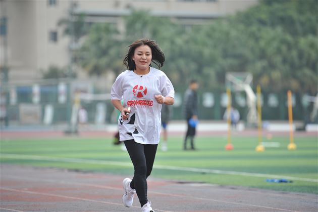 以运动致敬生活 用热爱迎接未来——第六届棠外教职工校园欢乐跑圆满完成