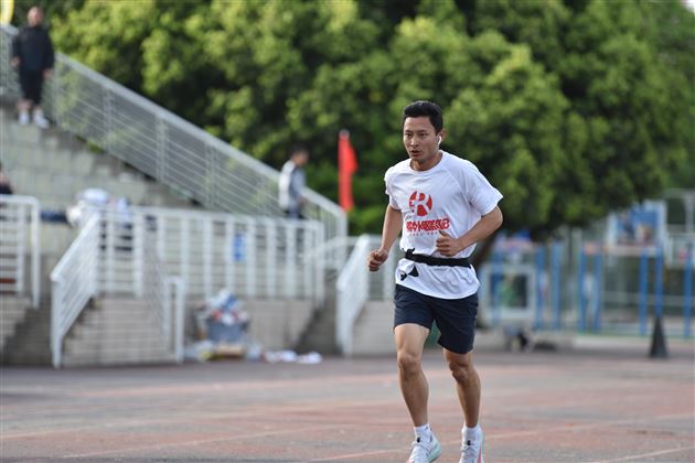 以运动致敬生活 用热爱迎接未来——第六届棠外教职工校园欢乐跑圆满完成