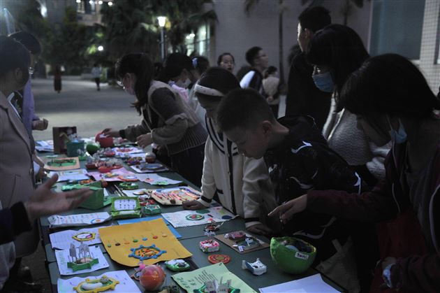 棠外初2022级开展“玩转细胞”模型制作大赛 